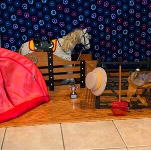 American Girl Sage 2014 Horse, Barn, Stable, Saddle, Tent, and Accessories.